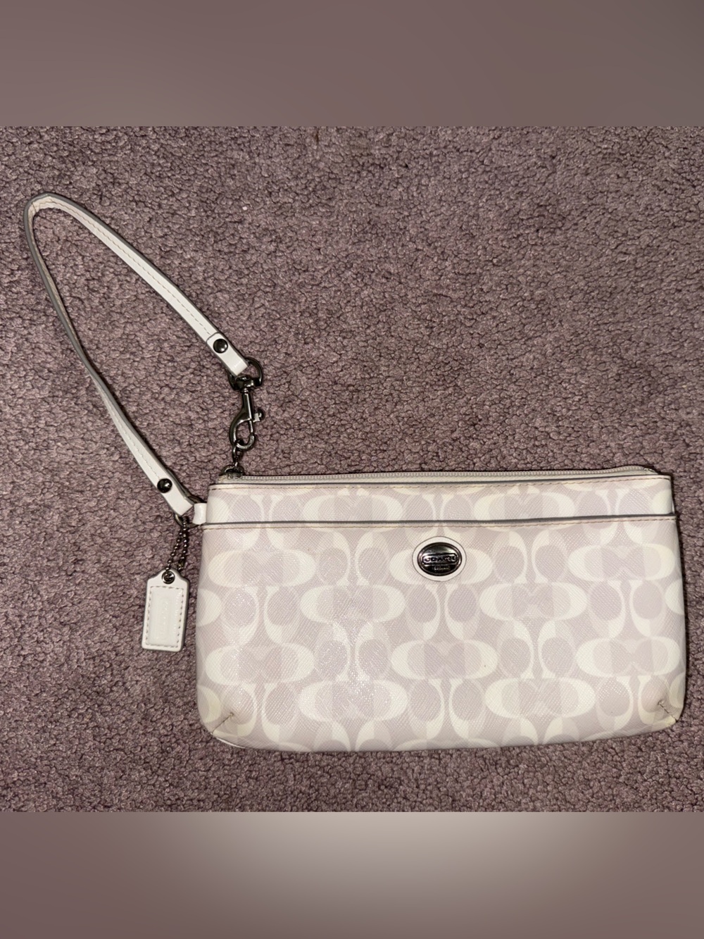 Coach Vintage Signature Peyton Dream C Wristlet Pouch white with silver hardware